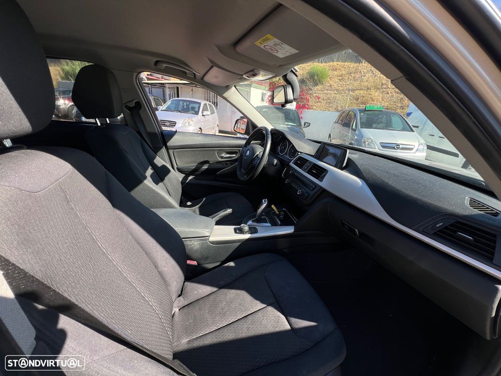 BMW 320 d EfficientDynamics Auto - 9