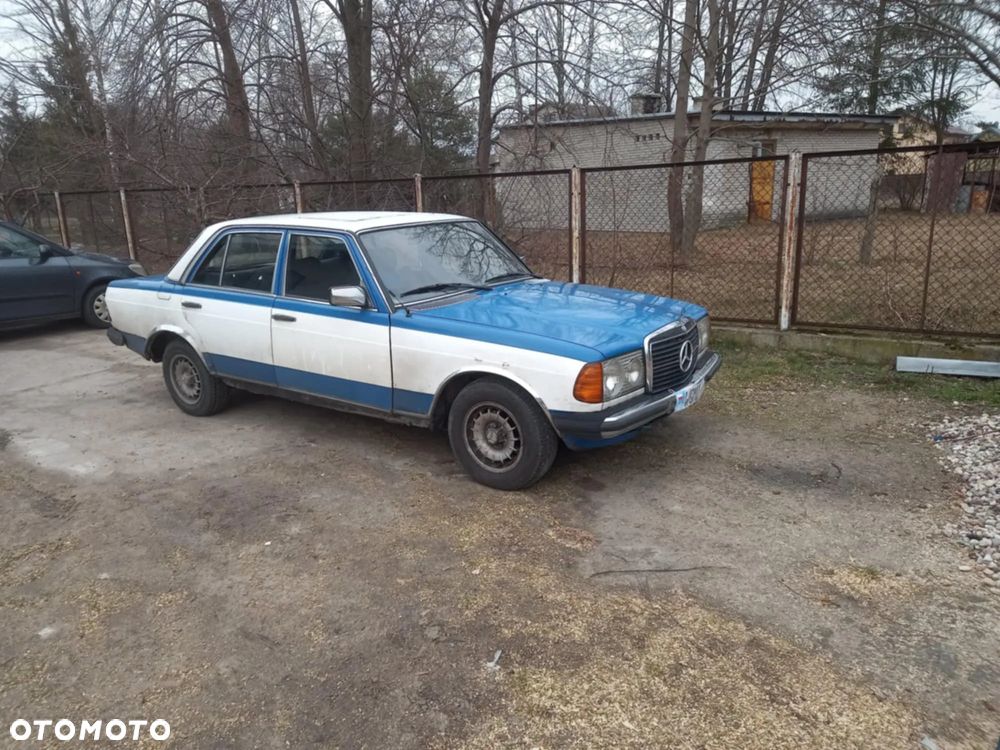 Mercedes-Benz W123 - 1