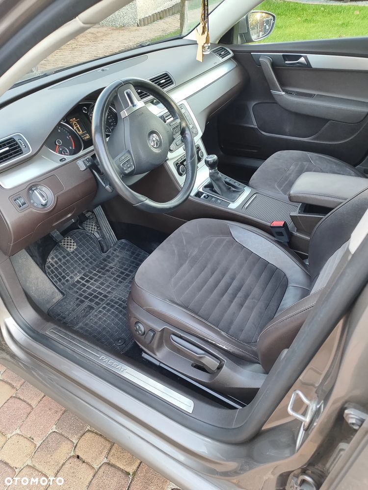 Volkswagen Passat 2.0 TDI DPF Highline - 6
