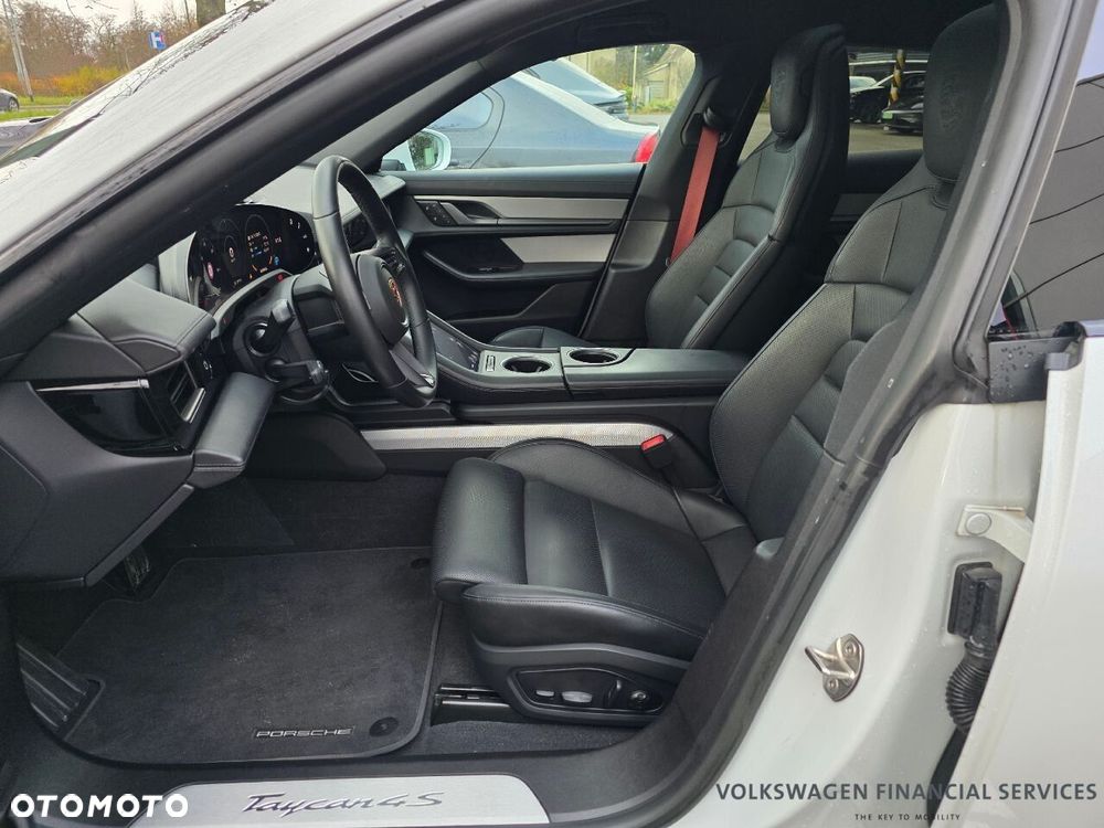 Porsche Taycan - 5