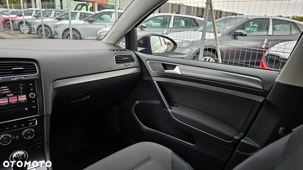 Volkswagen Golf 1.6 TDI BMT Comfortline - 10