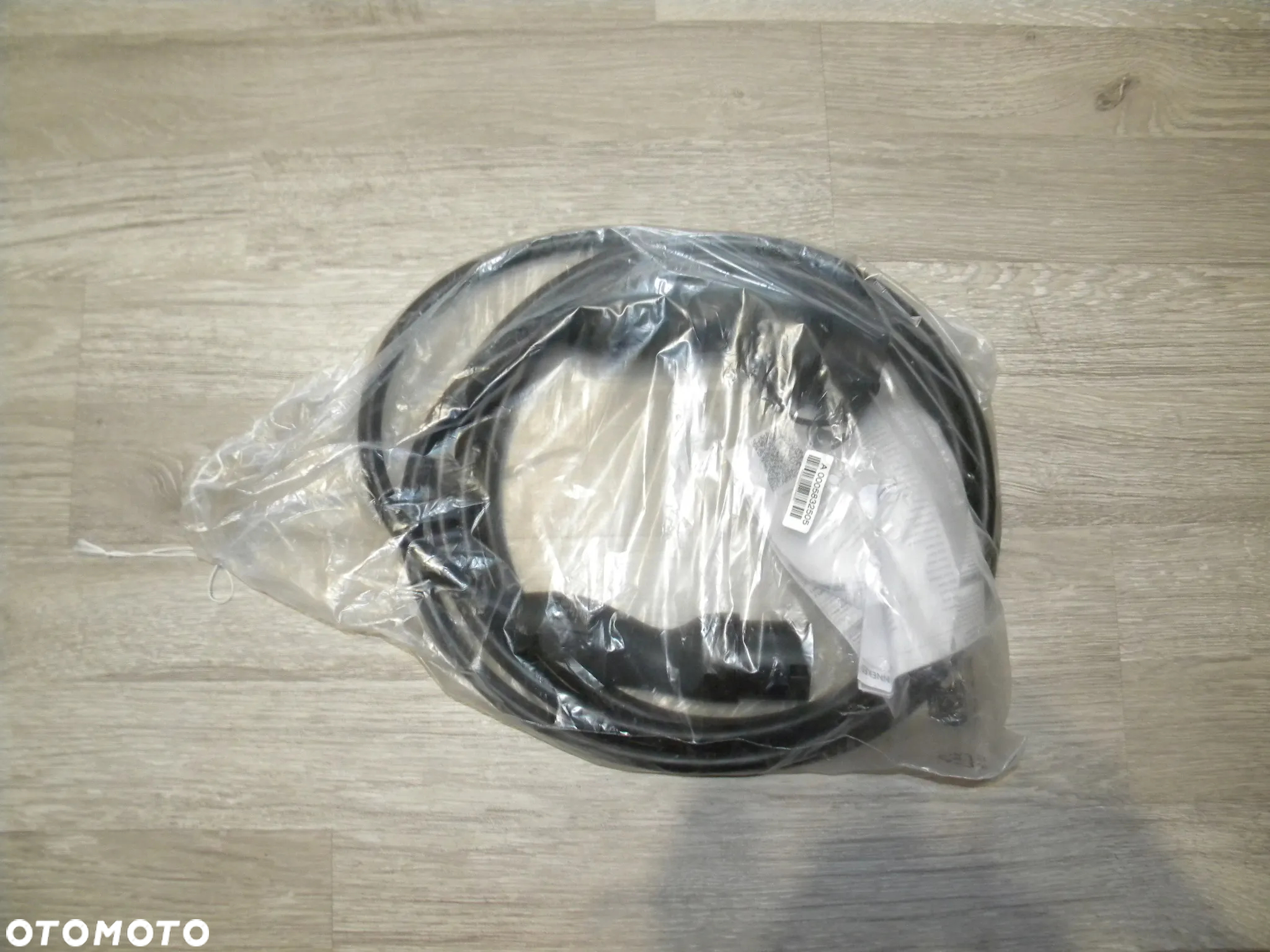 NOWY ORYGINAL KABEL SZYBKIEGO ŁADOWANIA FUTERAŁ MERCEDES A0005832505 - 2