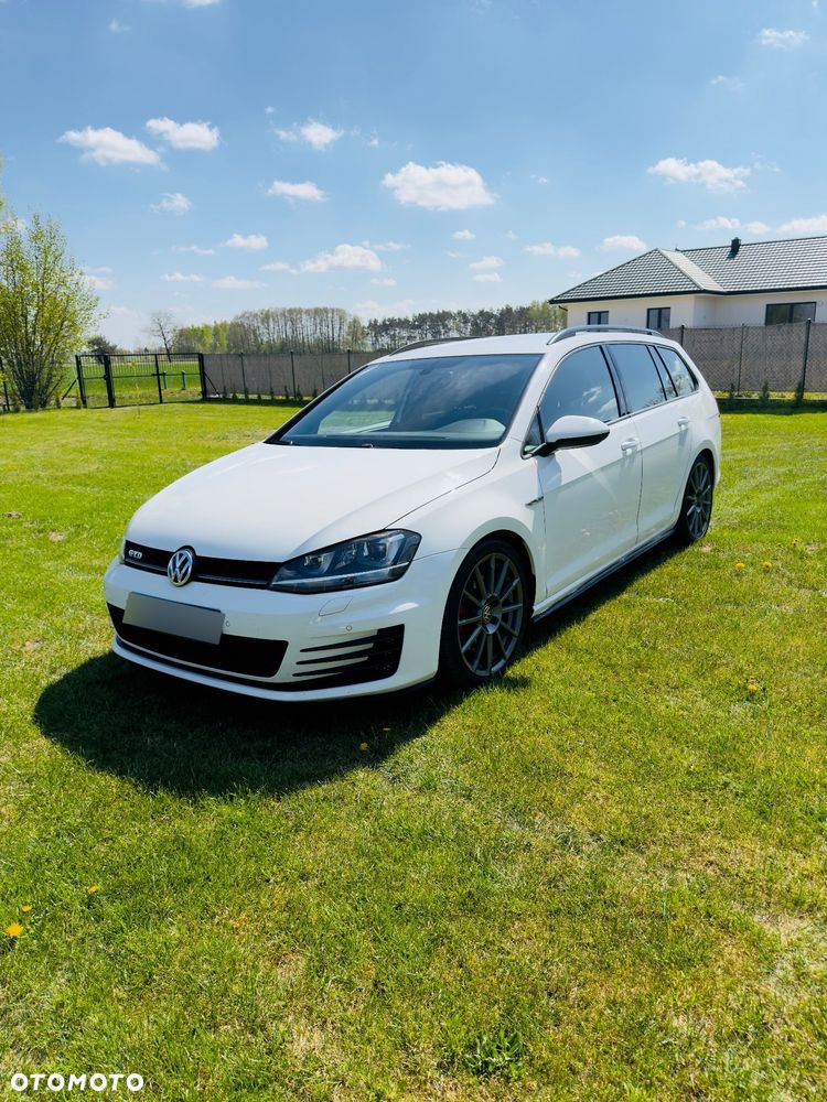 Volkswagen Golf 2.0 TDI BMT GTD - 1