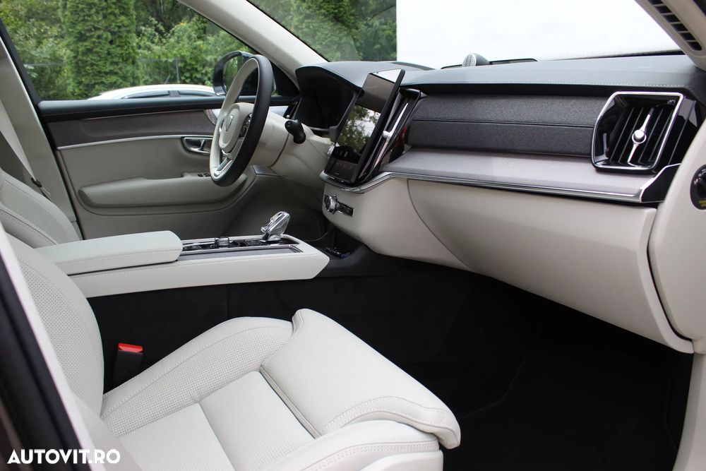 Volvo XC 90 T8 AWD Ultra Dark - 34