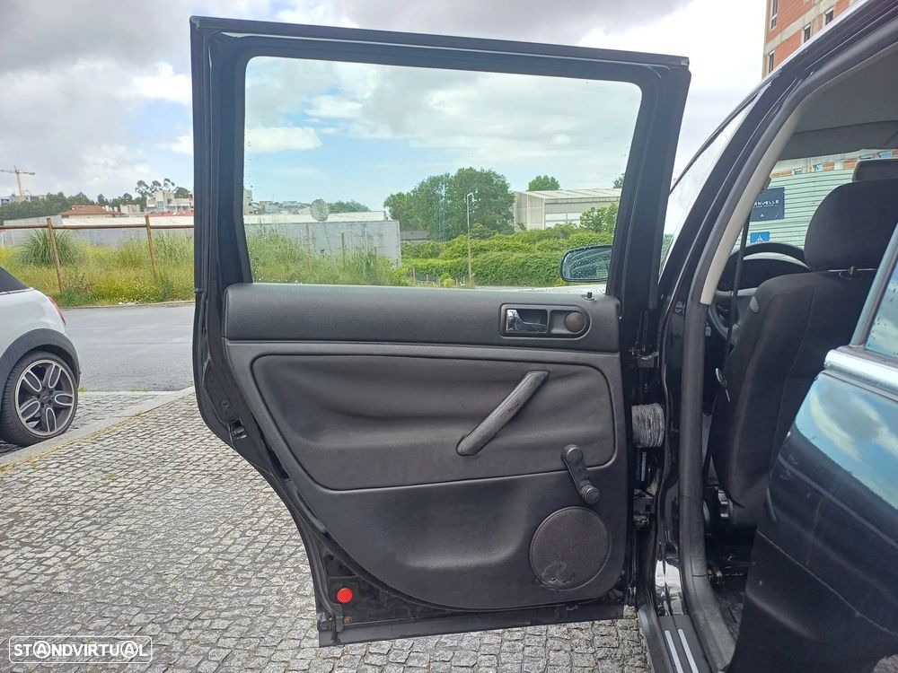 VW Passat Variant 1.9 TDi Confortline - 30