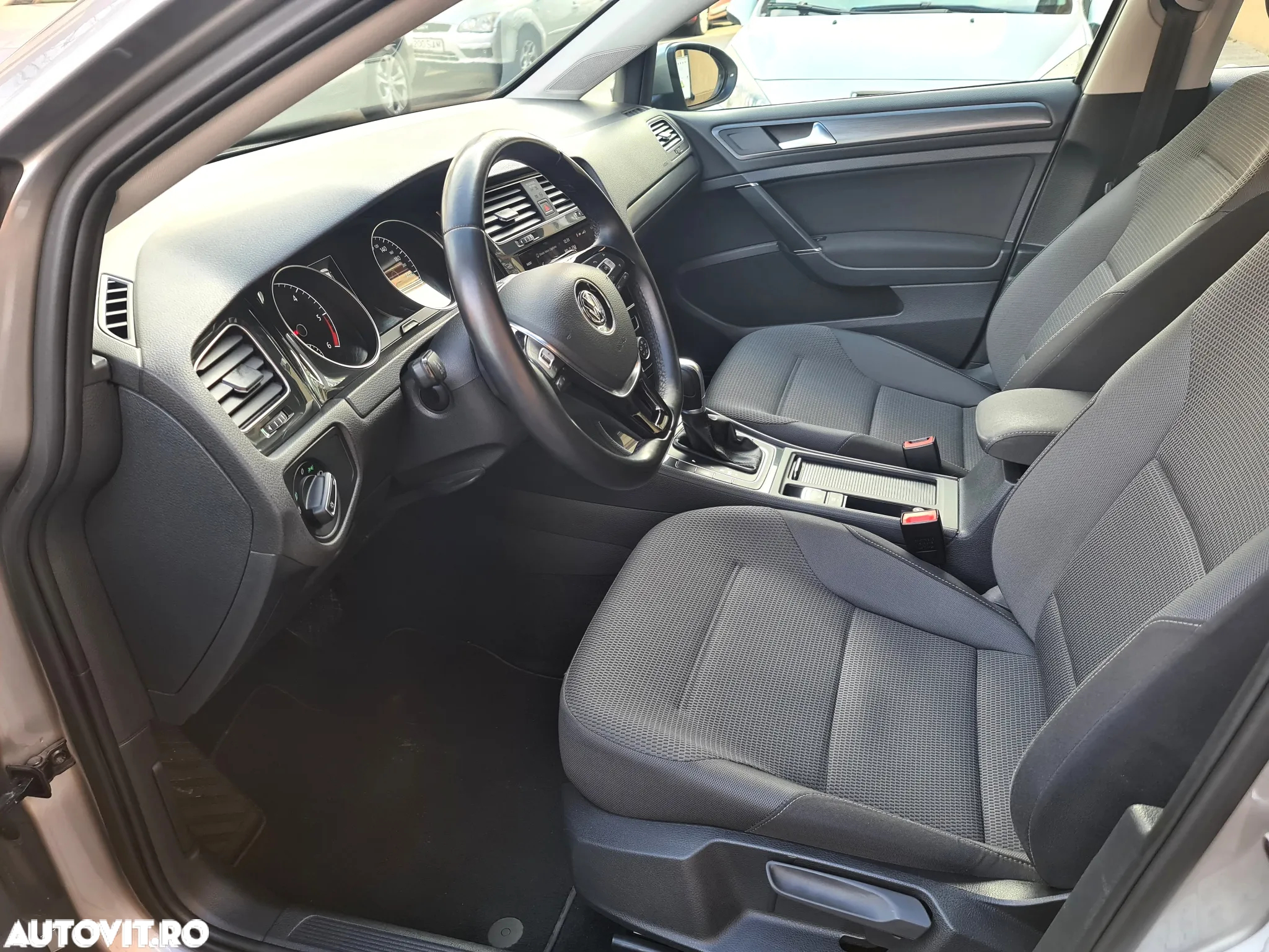 Volkswagen Golf 1.6 TDI (BlueMotion Technology) DSG Comfortline - 16
