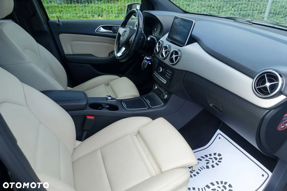 Mercedes-Benz Klasa B 180 7G-DCT Style - 12
