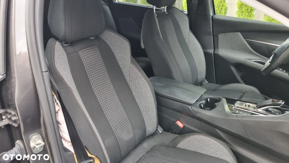 Peugeot 5008 BlueHDi 130 EAT8 Allure Pack - 11