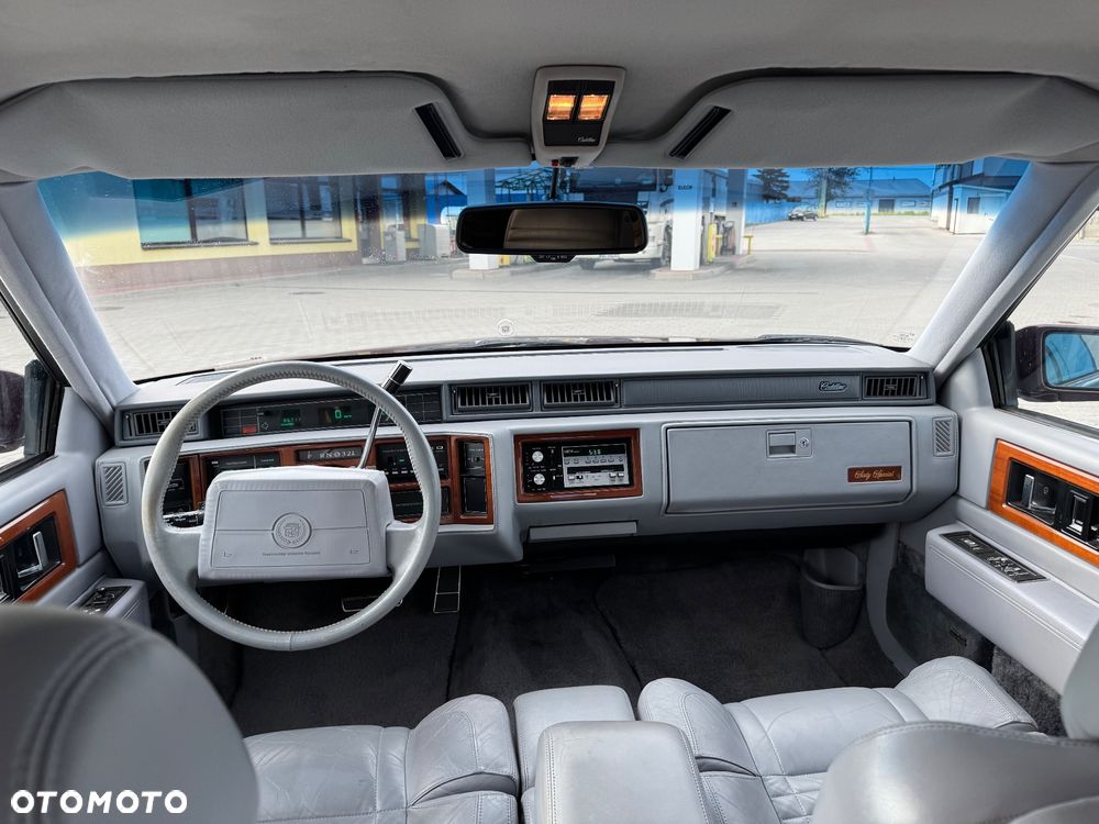 Cadillac Deville - 8