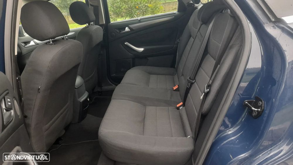 Ford Mondeo SW 1.6 TDCi Ambiente - 33