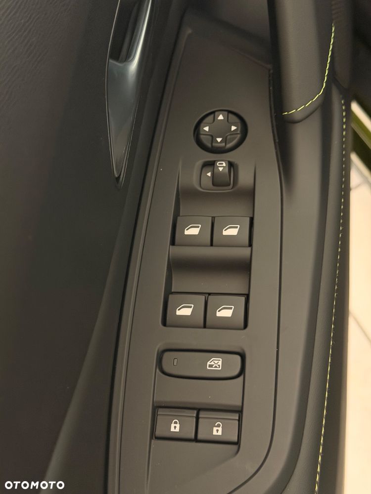 Peugeot 408 - 14