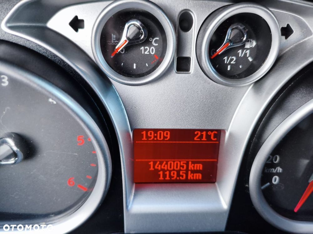 Ford Kuga 2.0 TDCi 4x4 Titanium - 32
