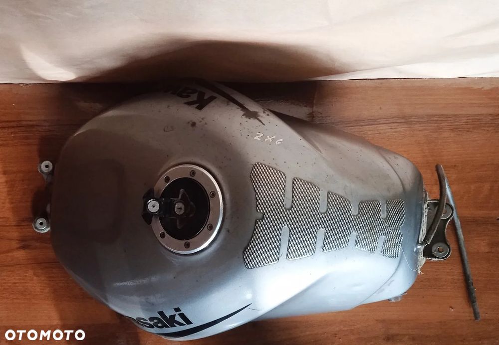 Na części Kawasaki Ninja ZX600G/H967 ZX6R silnik skrzynia rozrusznik alternator bak rama lagi amortyzator kolektor - 24