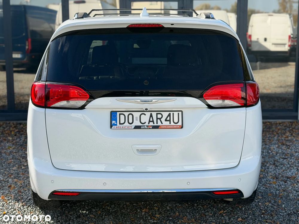 Chrysler Pacifica - 5