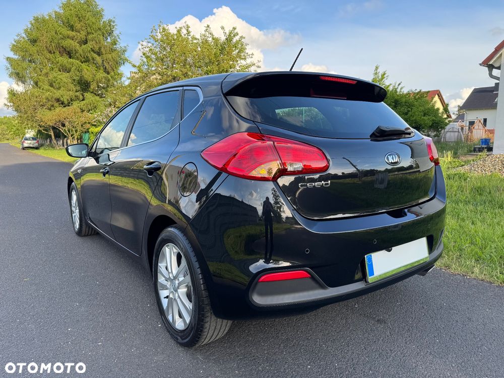 Kia Ceed - 4