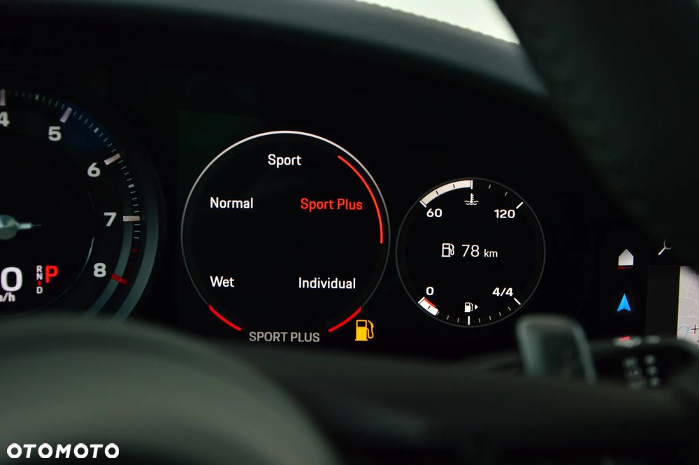 Porsche 911 Carrera 4S - 30