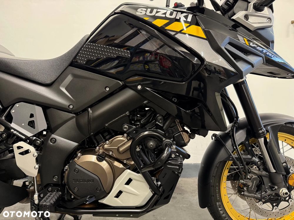 Suzuki V-STROM - 11