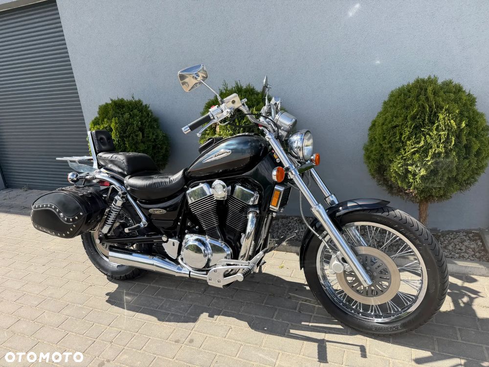 Suzuki Intruder - 3