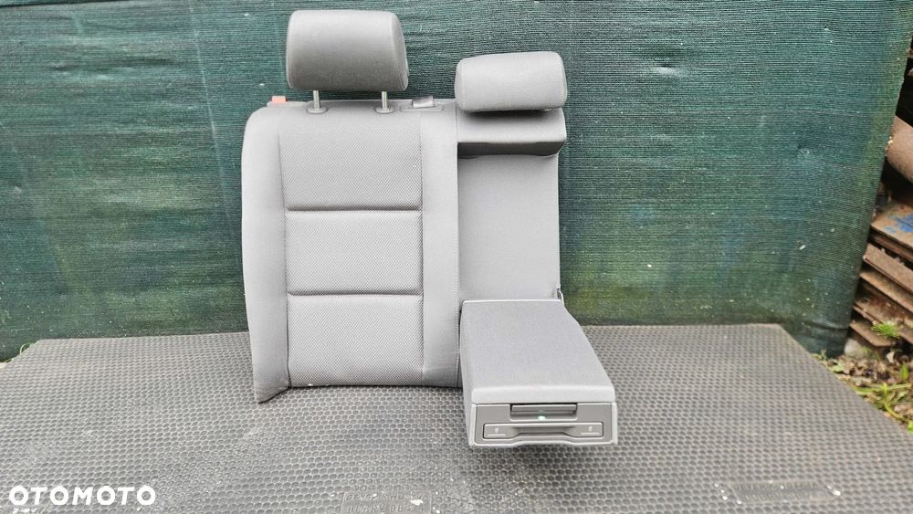 Podłokietnik Uchwyt Kubek Cup Holder Tył Tylny Oparcie Składane Welur Swing Audi A4 B6 B7 Sedan Kombi - 7
