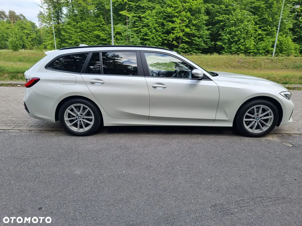BMW Seria 3 320d Edition Luxury Line Purity - 8