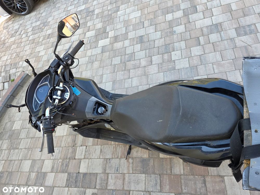 Honda PCX - 9