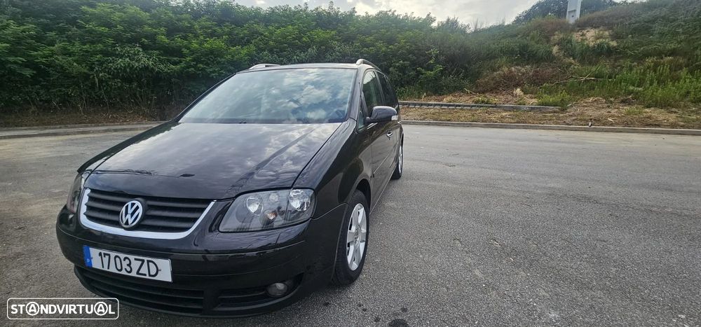 VW Touran 2.0 TDI Highline 7L - 32