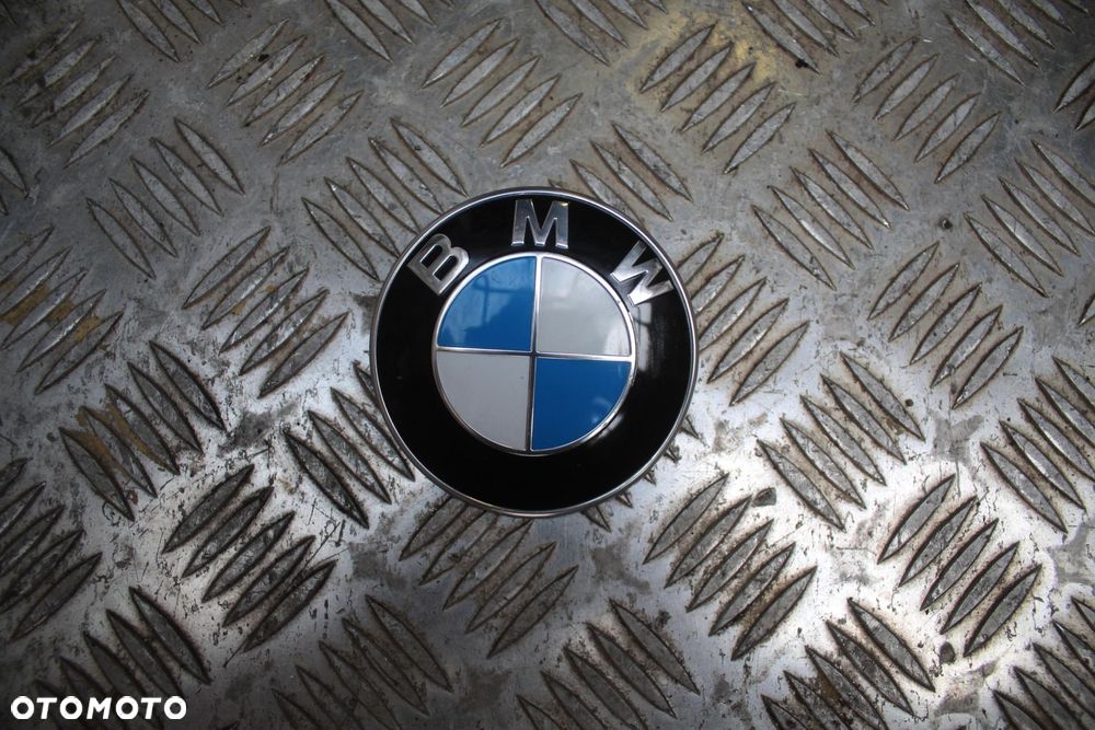 ZNACZEK EMBLEMAT KLAPY BMW E39 - 1