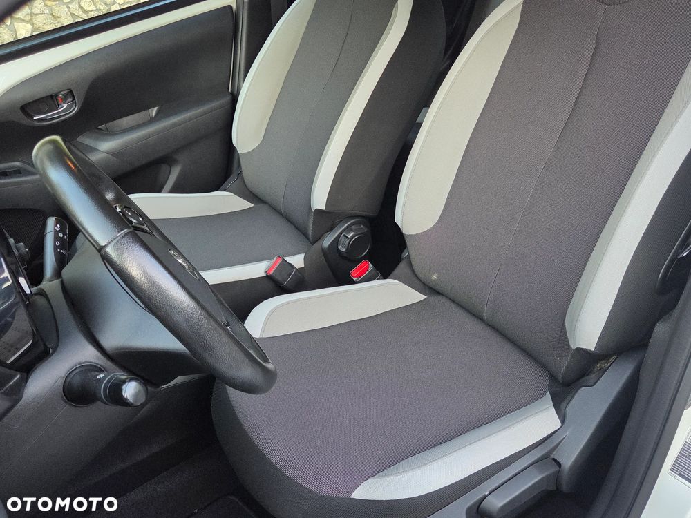 Toyota Aygo x-play touch - 27