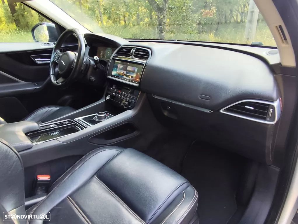 Jaguar F-Pace 2.0 i4D Prestige Aut. - 17