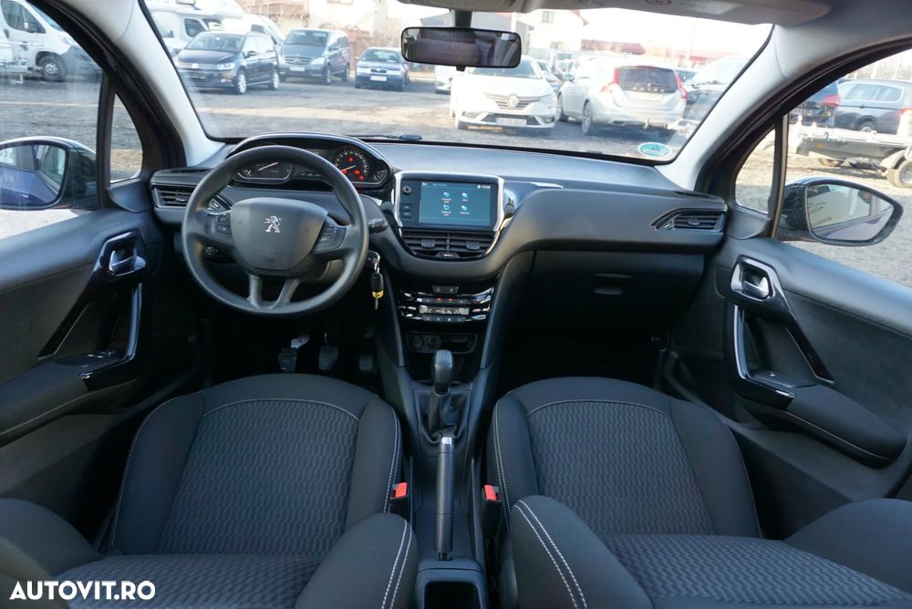 Peugeot 208 PureTech 82 Allure - 17