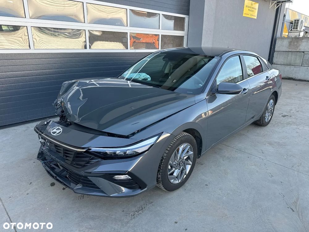 Hyundai Elantra 1.6 Smart CVT - 6