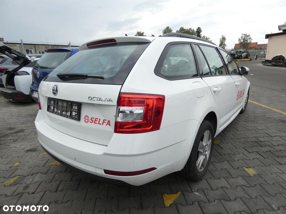 SKODA OCTAVIA III *SAMOCHÓD NA CZĘŚCI*LF9E ( BILA MOON ) /SILNIK, SKRZYNIA, MASKA, LAMPA, DRZWI, LUSTERKO, ZDERZAK, GRILL, BŁOTNIK, KLAPA, BELKA, DESKA, FOTELE, KANAPA, ĆWIARTKA KIEROWNICA, ZAWIESZENIE, KOMPLETNY TYŁ, LICZNIK, ZEGARY, PRAWE LEWE PRZÓD TYŁ - 1