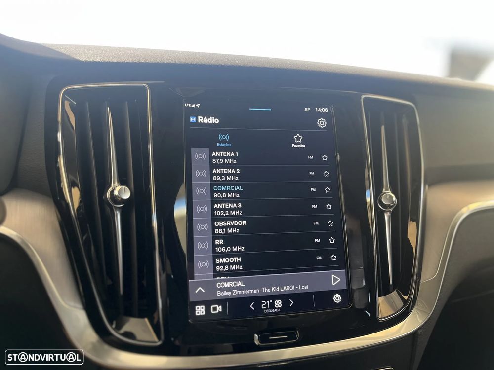 Volvo XC 60 2.0 T6 PHEV Core AWD - 29