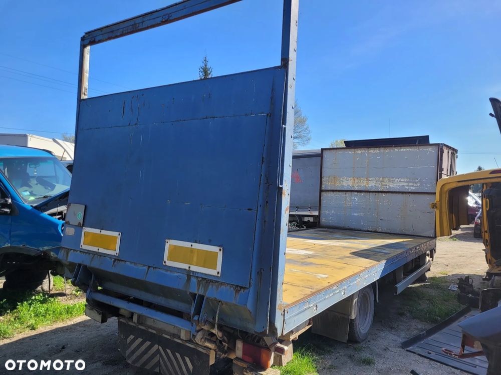 iveco eurocargo 75e14 maska zderzak lampa grill błotnik drzwi zbiornik paliwa szyba lusterko klamka - 3