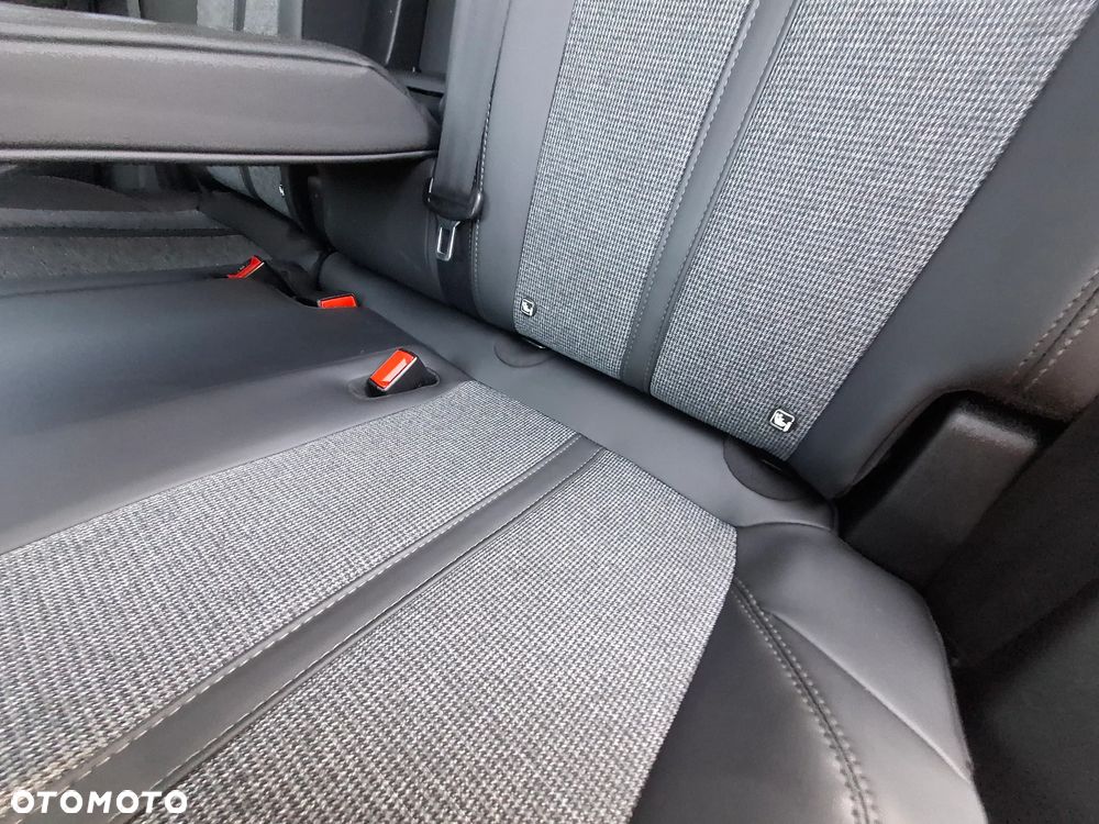 Peugeot 3008 PureTech 130 Stop & Start EAT6 Allure - 13