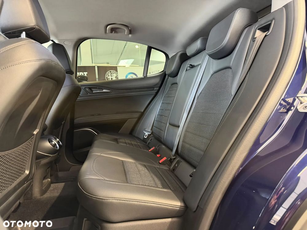 Alfa Romeo Stelvio 2.0 Turbo Q4 - 17