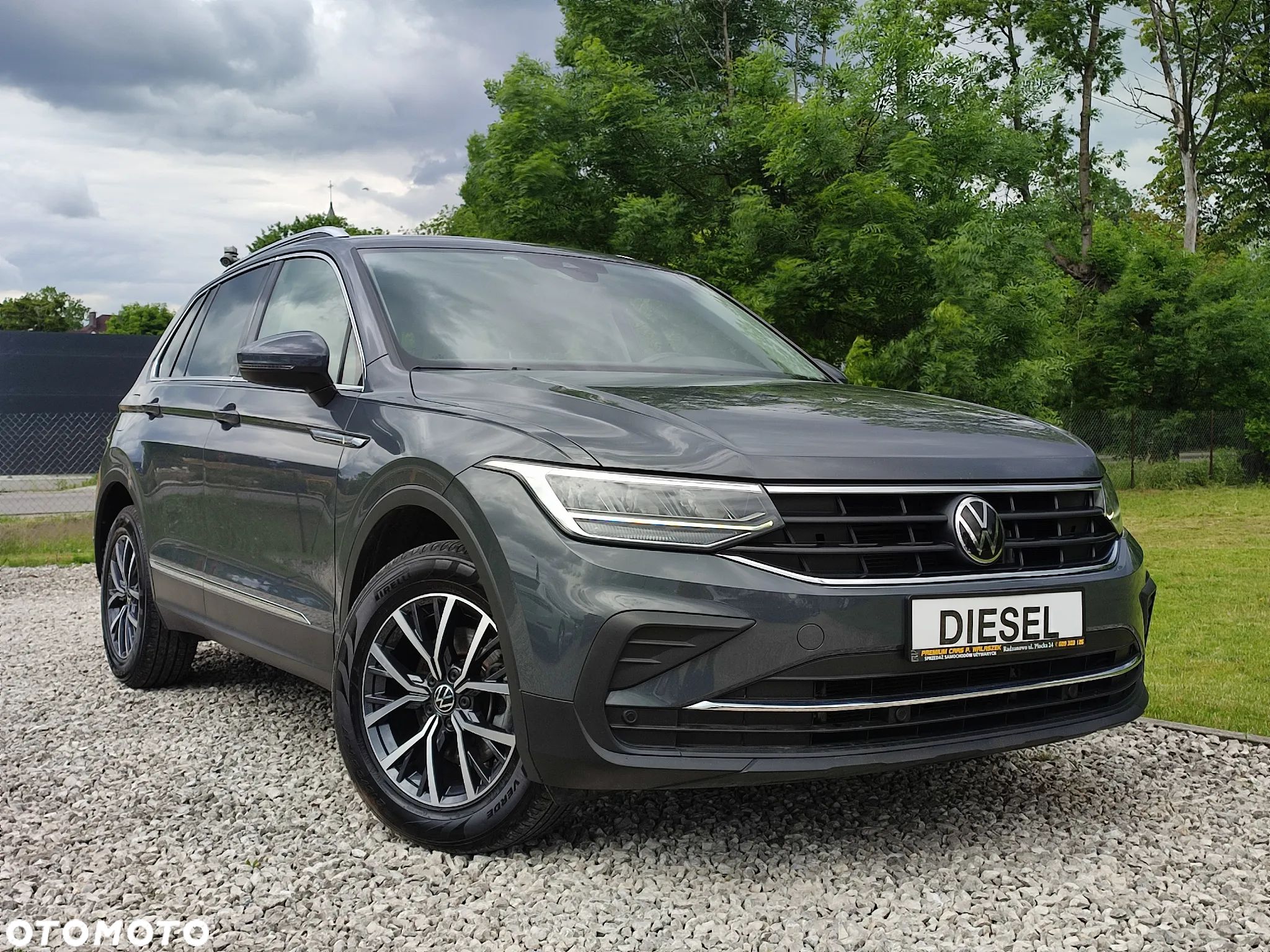 Volkswagen Tiguan - 1