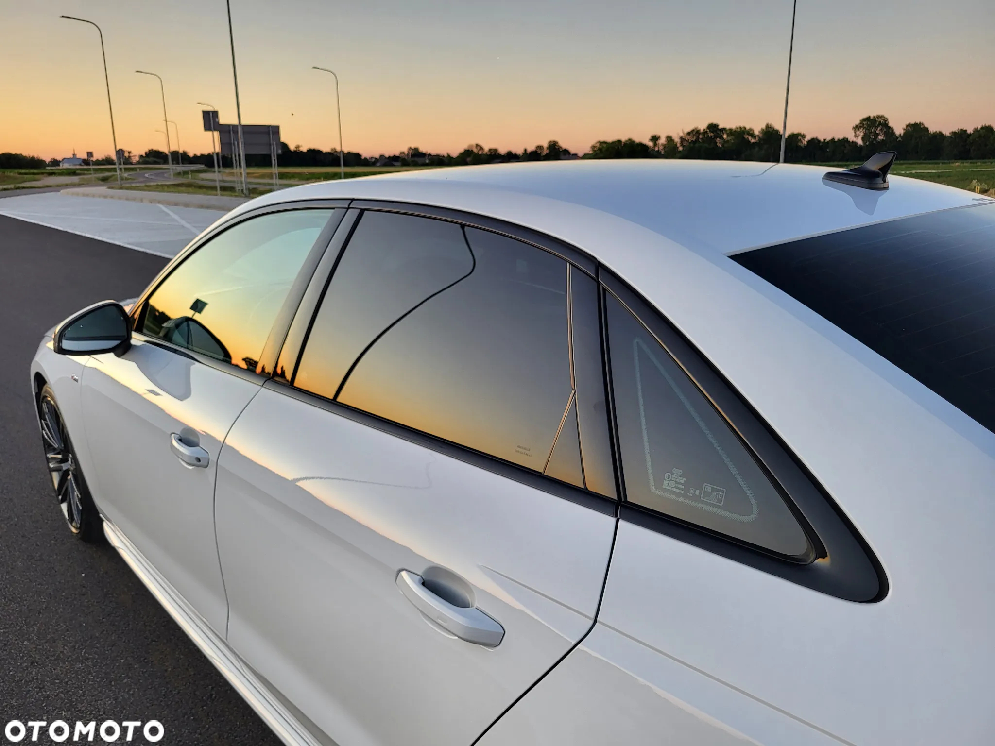 Audi A4 40 TDI S tronic S line - 37