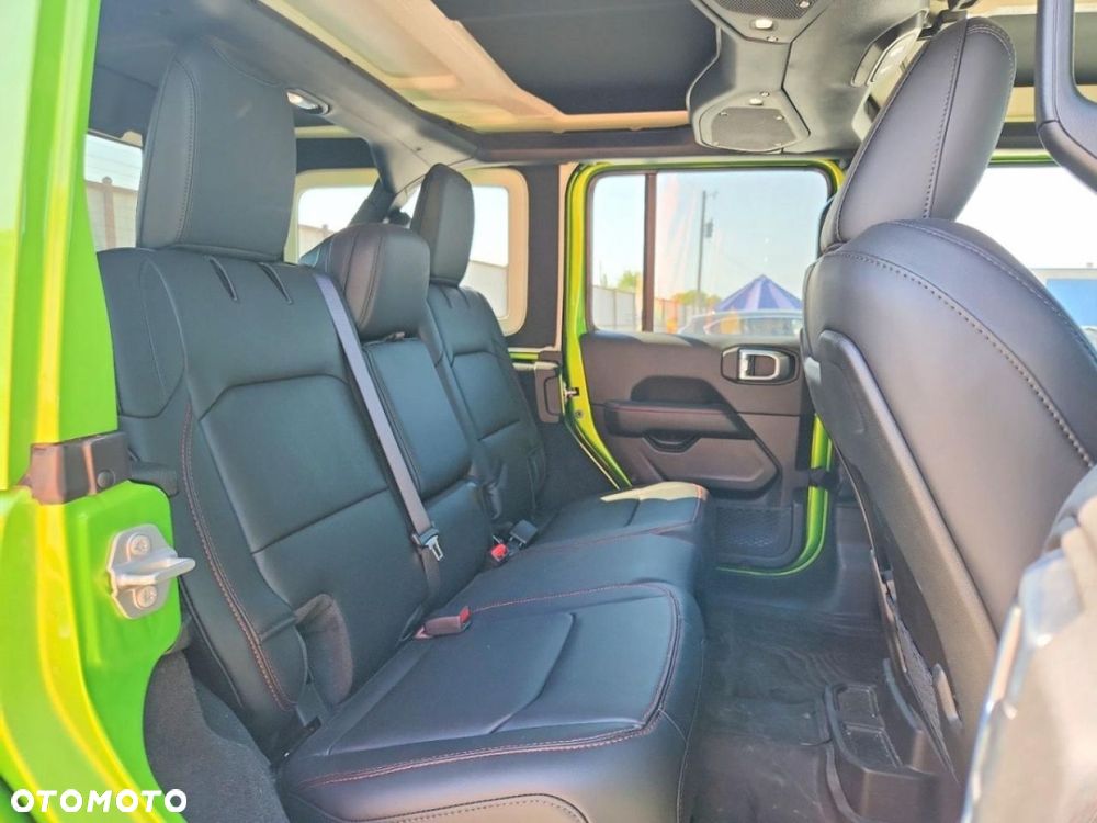 Jeep Wrangler - 10