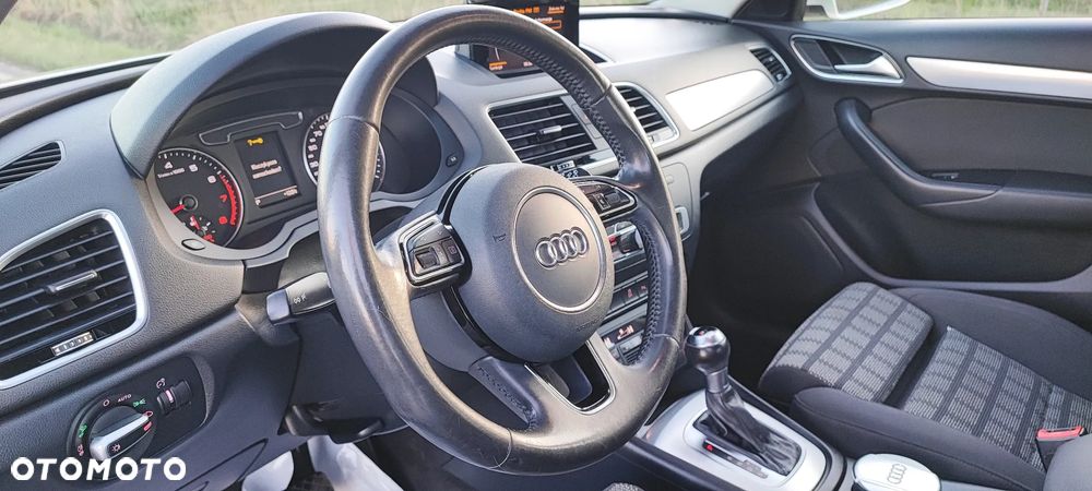 Audi Q3 1.4 TFSI Design S tronic - 22