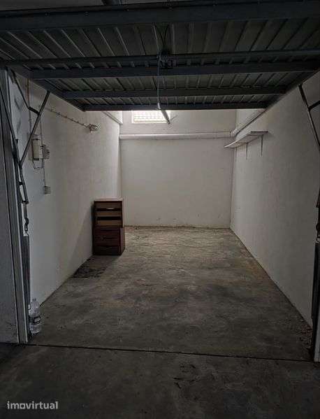 Garagem Mem-Martins  Aluga-se - Grande imagem: 3/3