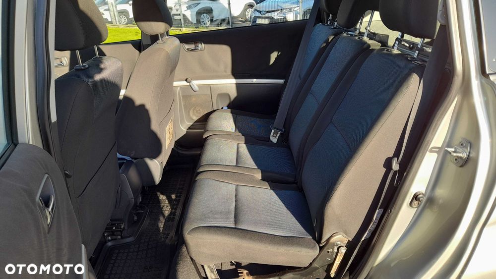 Toyota Corolla Verso - 4