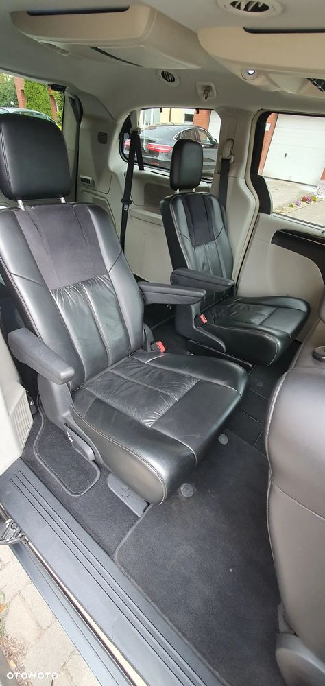 Chrysler Town & Country 3.6 Limited - 8