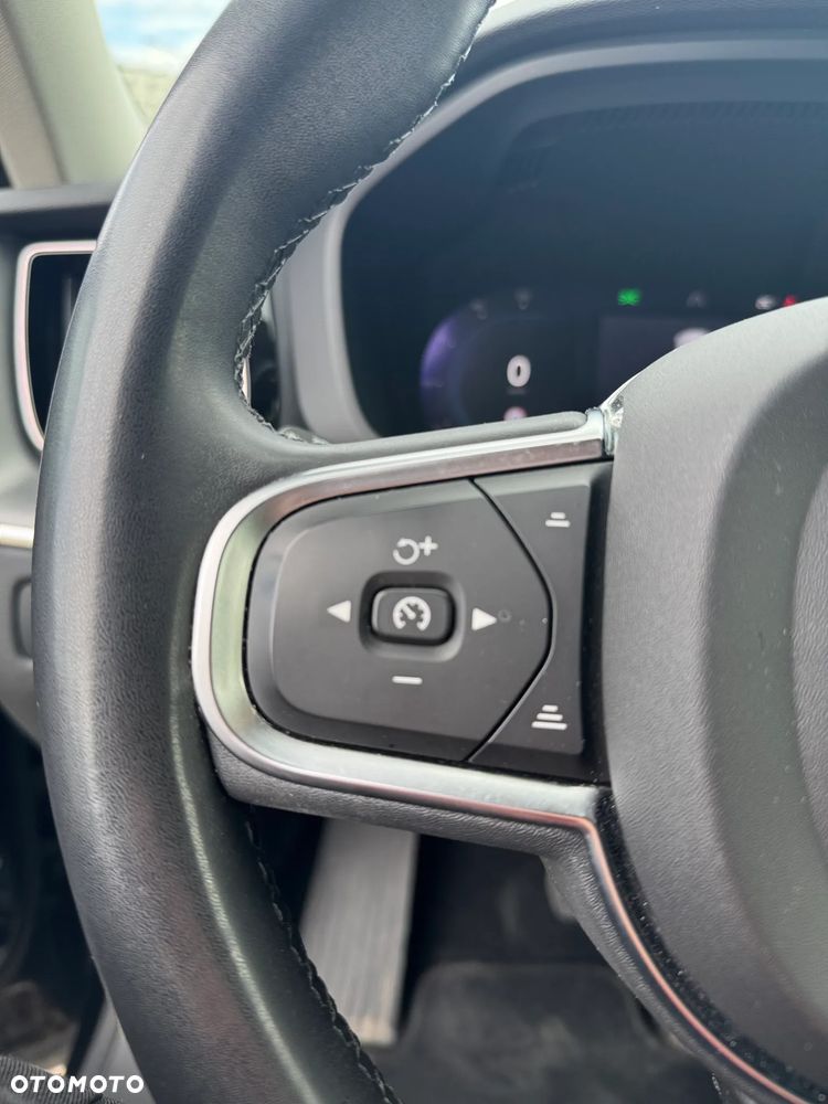 Volvo XC 60 B4 D AWD Core - 17