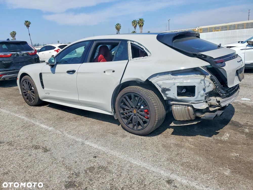 Porsche Panamera - 3
