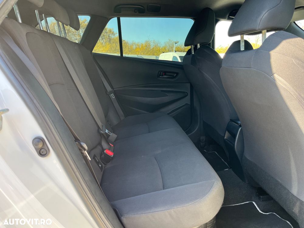 Toyota Corolla Sedan 1.8 HSD Business - 6