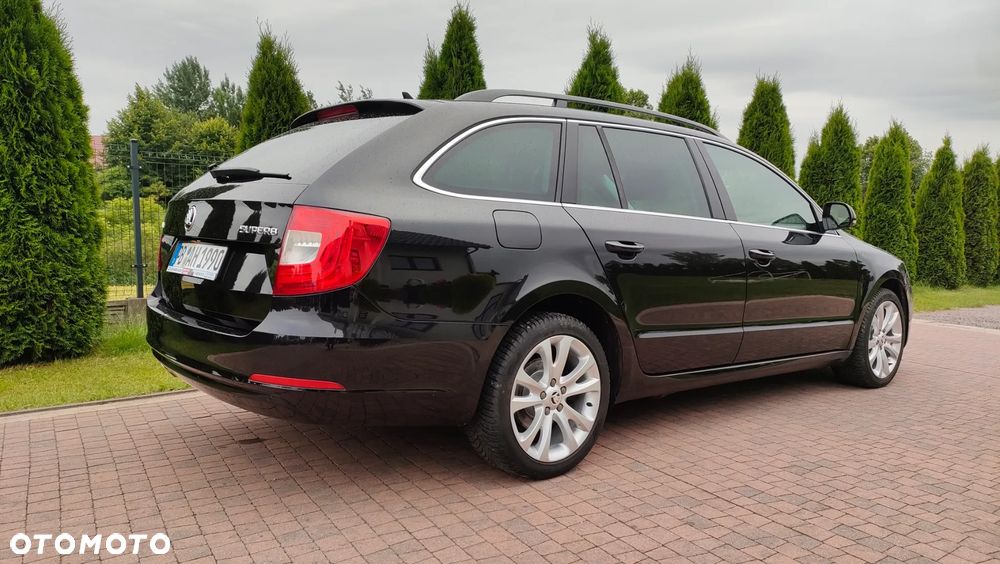Skoda Superb 2.0 TDI DSG Exclusive - 4