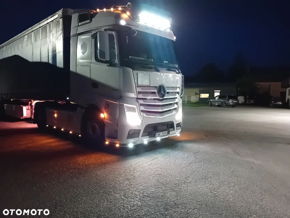 Mercedes-Benz ACTROS - 7