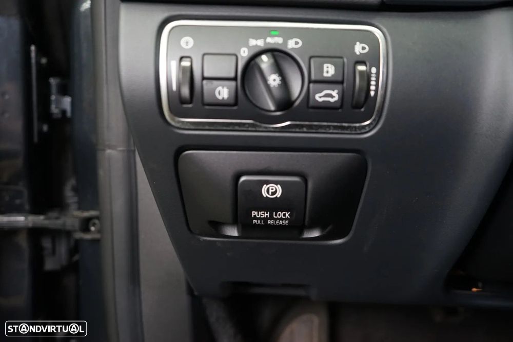Volvo V60 2.4 D6 Momentum AWD Phev - 28