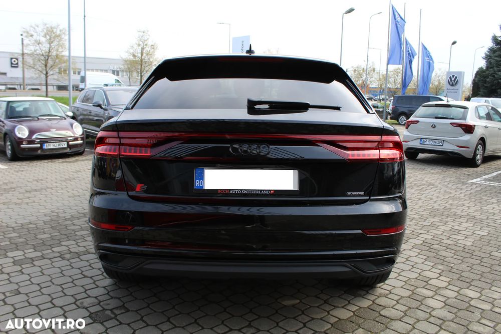 Audi Q8 55 TFSIe quattro tiptronic - 9